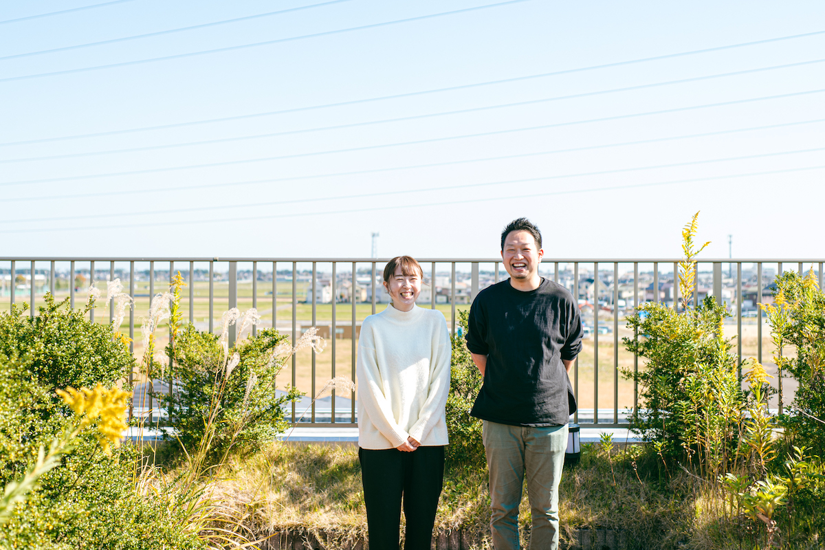 目の前にいる人を大切しながら、ここにいない人へのまなざしを忘れない。社会福祉法人〈ライフの学校〉 村松直美さん・菅原篤人さんの仕事 | こここ