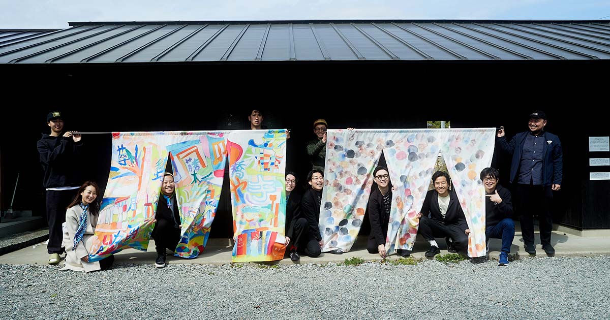 アート暖簾とお酒をお披露目！ 福島県浪江町のアートプロジェクト