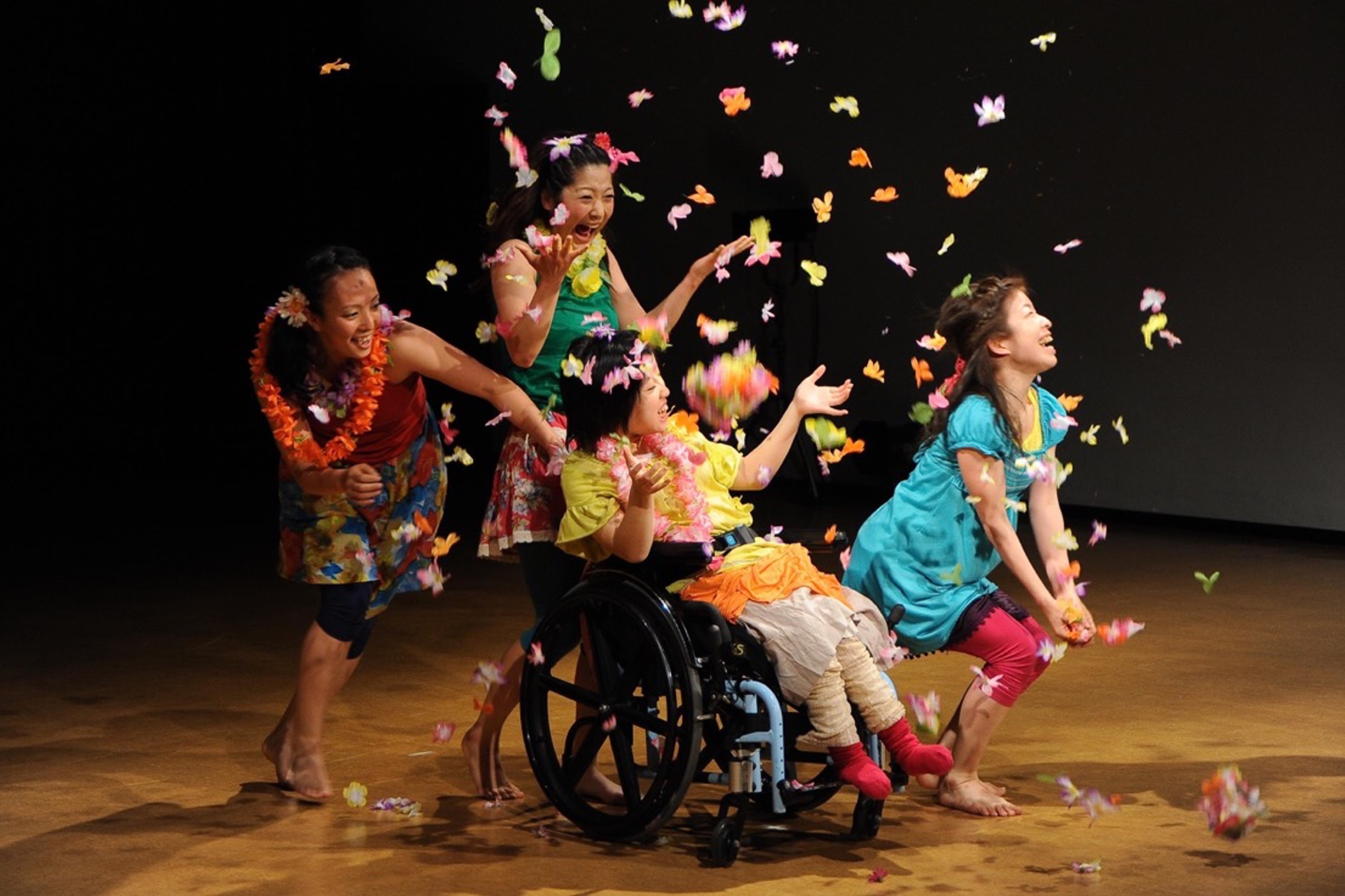 【画像】舞台上での発表の様子