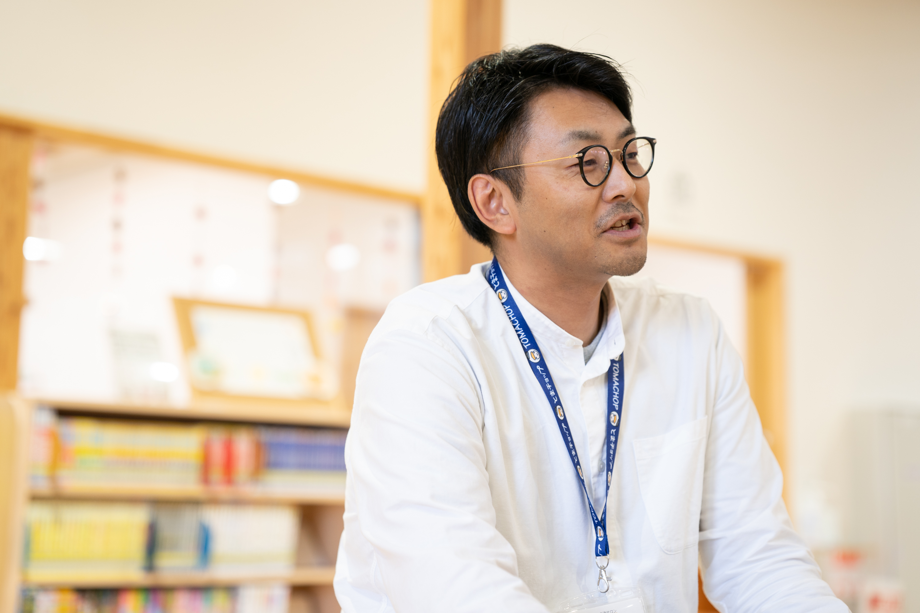 【写真】インタビューにこたえるいけださん