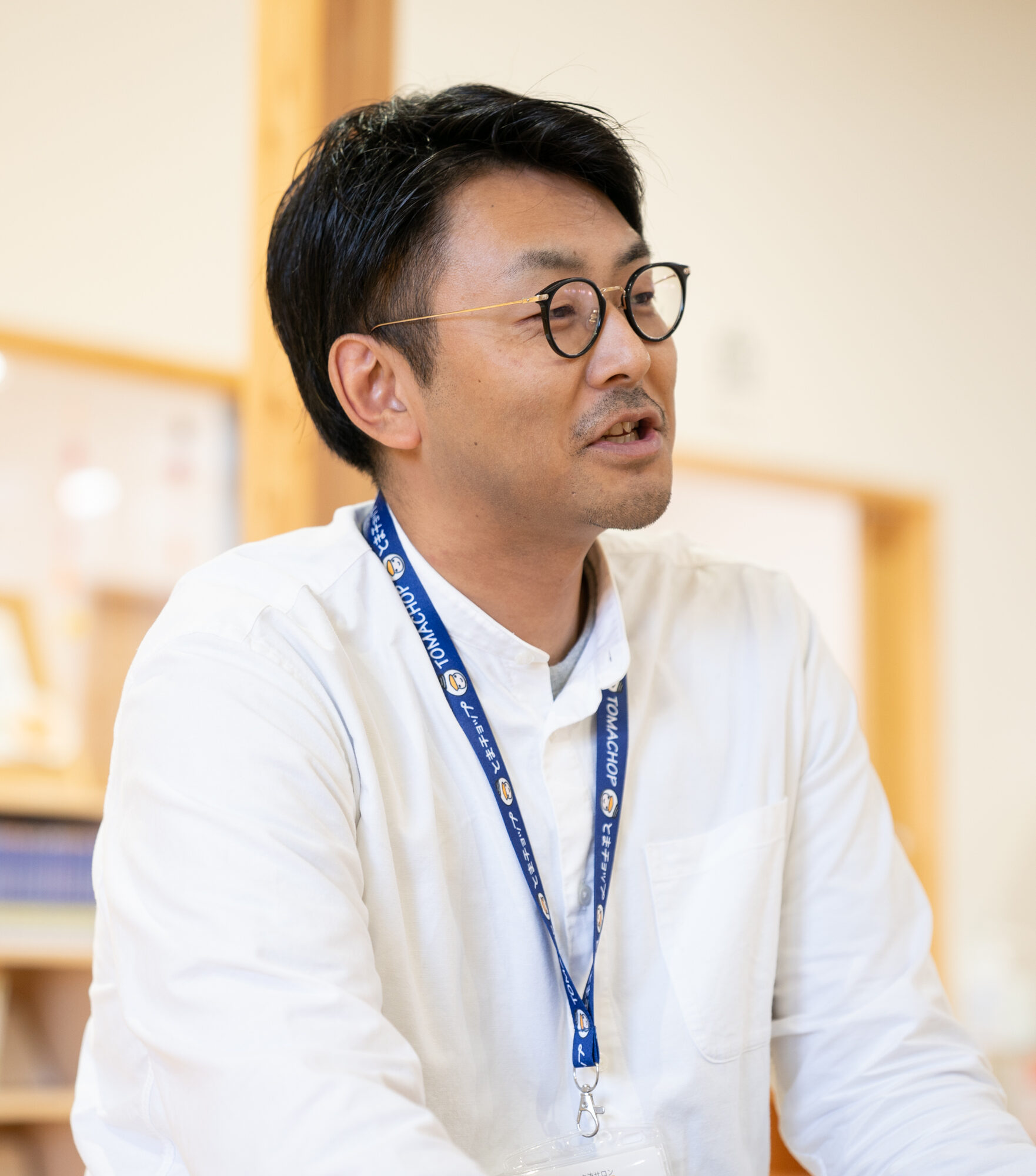 【写真】インタビューにこたえるいけださん