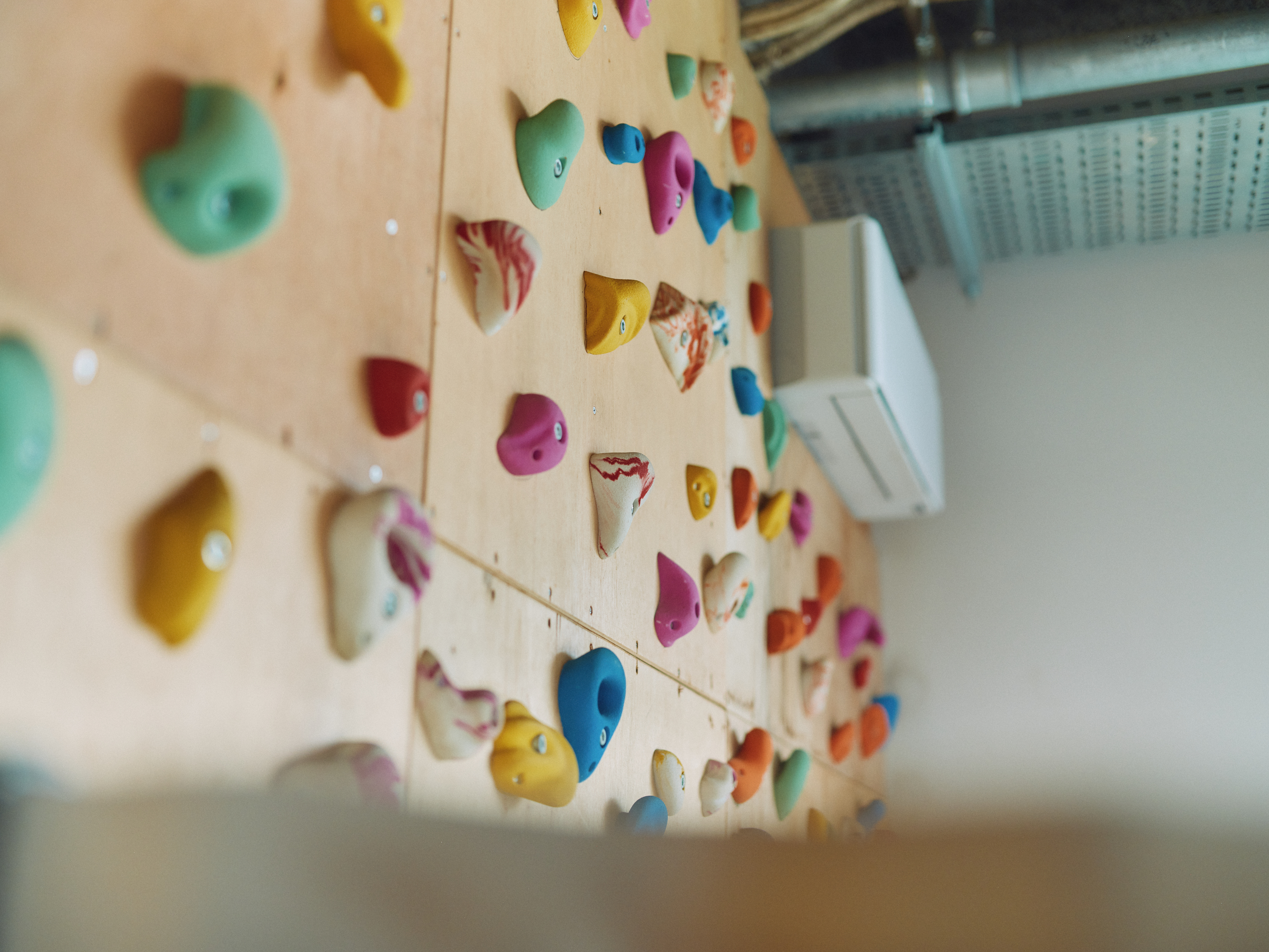 【写真】ボルダリングスペース