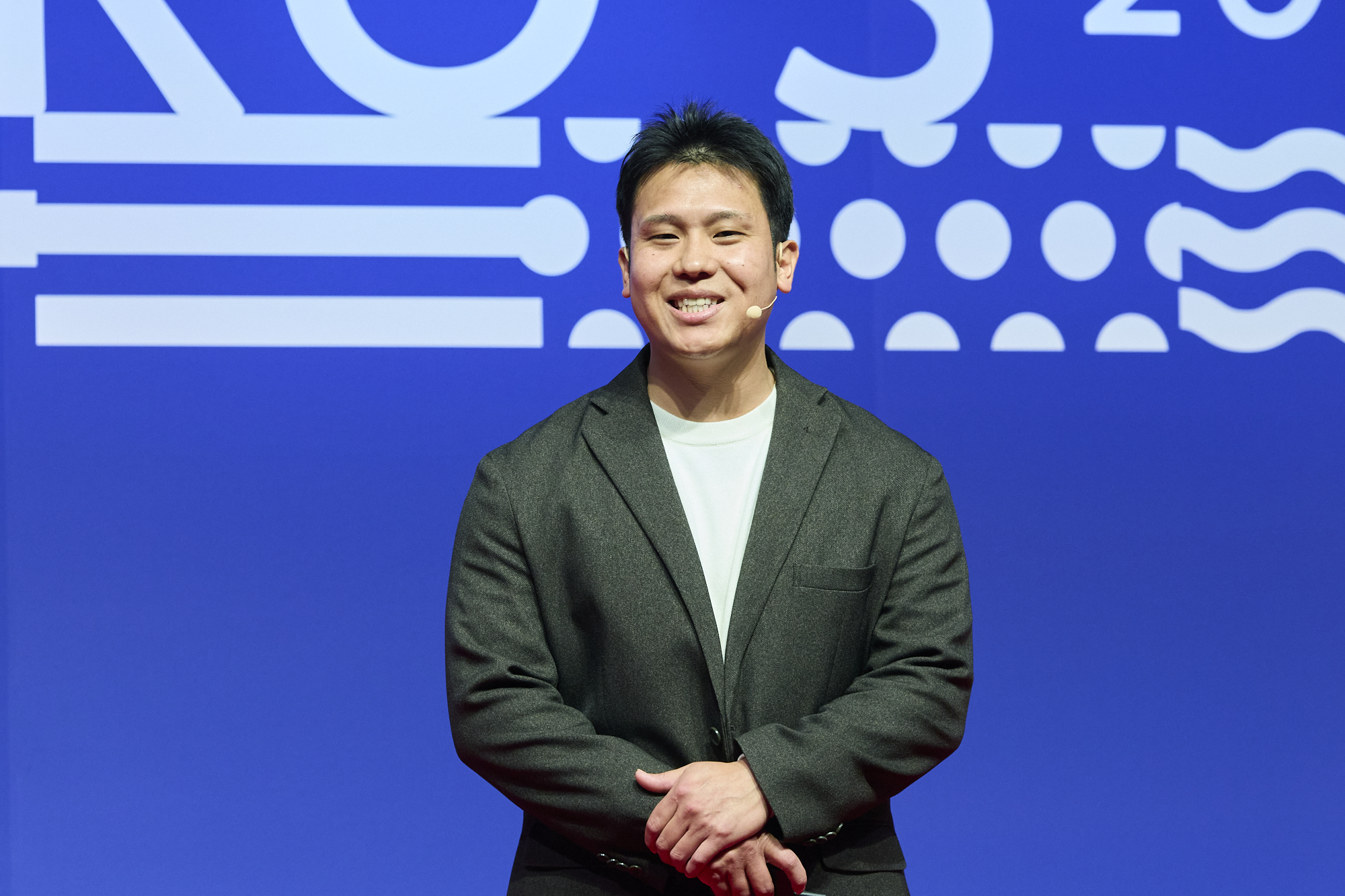 【写真】【写真】プレゼンするふじはらさん