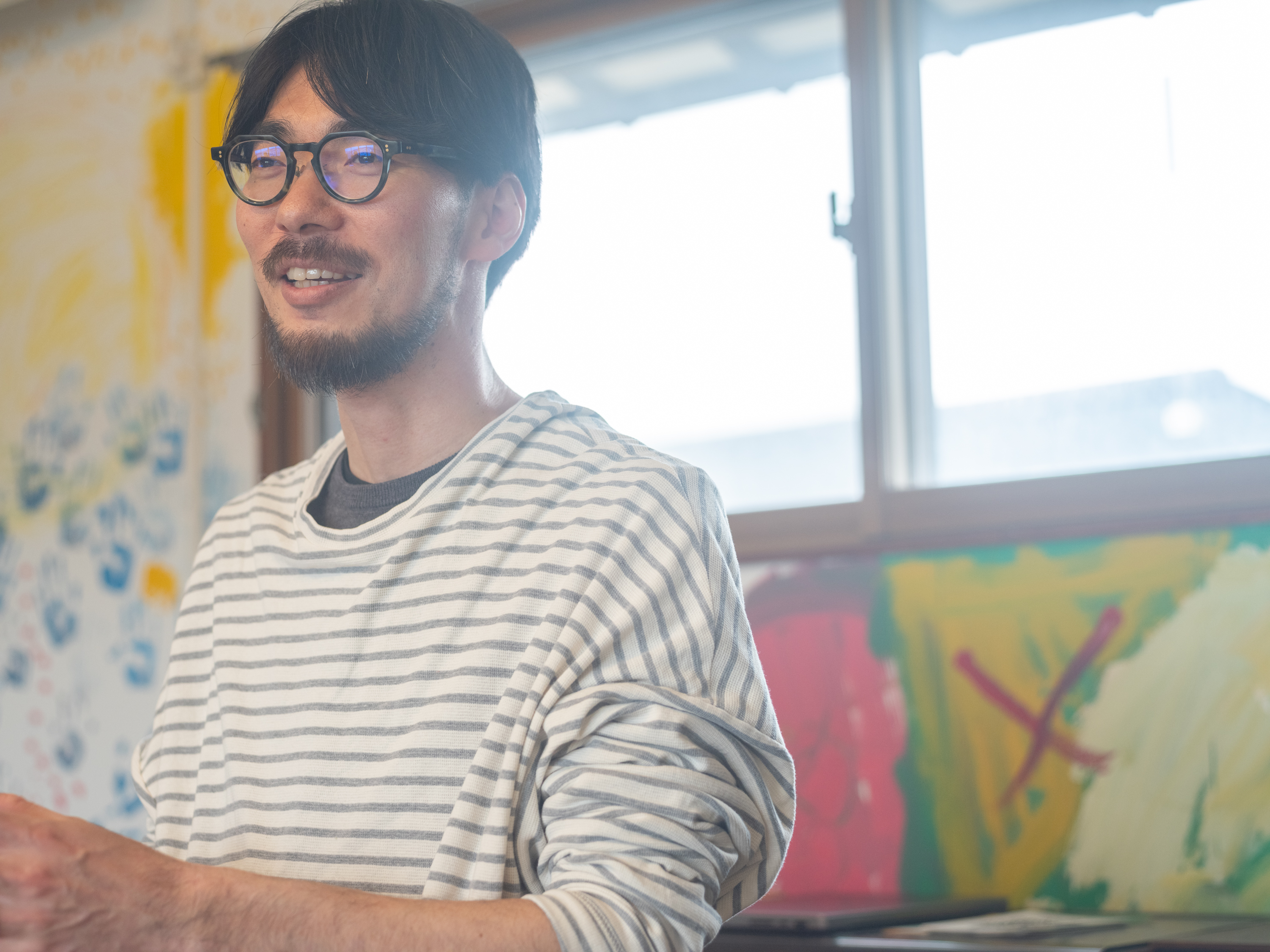 【写真】インタビューにこたえるたんじょうさん